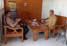 Bhabinkamtibmas Hadir Sambang Serta Dialogis Dengan Warga