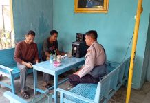 Bhabinkamtibmas Polsek Tambakboyo Dialogis Dengan pemuda