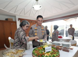 Hari Jadi ke-74 Humas Polri, Polda Jatim Anjangsana ke Purnawirawan