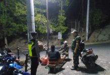 Jaga Kamtibmas Polsek Senori Polres Tuban Polda Jatim Laksanakan Patroli Bersama TNI