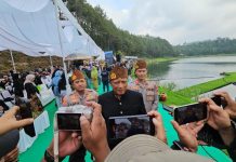 Kapolda Jatim Hadiri Grand Opening Festival Seven Lakes 2025 di Ranu Segaran Tiris