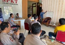 Kapolsek Kenduruan Polres Tuban Pimpin Anev Bulanan Hasil Kinerja Anggota