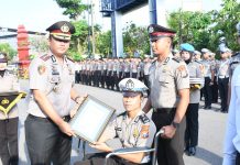 Kapolres Madiun Berikan Penghargaan Kepada Bripda Sakti Yang Viral Hentikan Bus Langgar Jalur