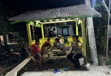 Sambang Pos Kamling, Anggota Bhabinkamtimas Desa Banyuurip Polsek Senori Polres Tuban Polda Jatim Ajak Warga Aktifkan Satkamling
