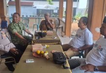 Kapolsek Widang Bersama Danramil Berkunjung ke Desa Memantau Keamanan Wilayah