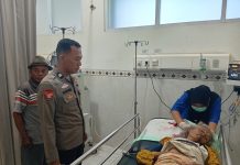 Polsek Kenduruan Polres Tuban : Kecelakaan di Jalan Raya Jetis Sidomukti, Pejalan Kaki Lansia Luka Kepala