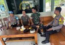 Perkuat Sinergi TNI-POLRI, Anggota Polsek Senori Polres Tuban Polda Jatim Berkunjung Ke Mako Koramil Senori