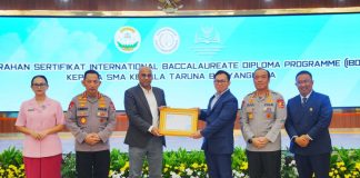 Terima Sertifikat IBDP SMA KTB, Kapolri: Cetak Generasi Muda untuk Wujudkan Indonesia Emas 2045