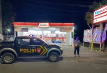 Cegah Pencurian, Polsek Kenduruan Polresta Tuban Tingkatkan Patroli Pertokoan dan Swalayan Alfamart