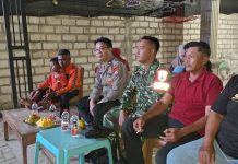 Jaga Kondusivitas Warga, Bhabinkamtibmas Desa Cempokorejo Amankan Pentas Elektun Peringatan HUT RI ke-81