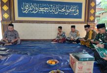 Polisi RW Polsek Senori Polresta Tuban Polda Jatim Ikuti Khataman Al-Quran Peringatan Maulid Nabi Muhammad SWT di Balai Desa Medalem