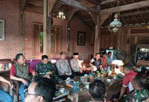 Kapolsek Senori Polresta Tuban Polda Jatim Menghadiri Sosialisasi Dari PT Pertamina EP Field Cepu di Desa Ngrojo Kecamatan Bangilan