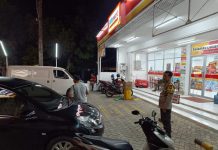 Antisipasi 3C dan Aksi Premanisme, Polisi Polsek Kenduruan Polresta Tuban Gelar Patroli di Alfamart